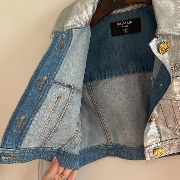 BALMAIN
Metallic-Effect Cropped Denim Jacket - Picture 7 of 9